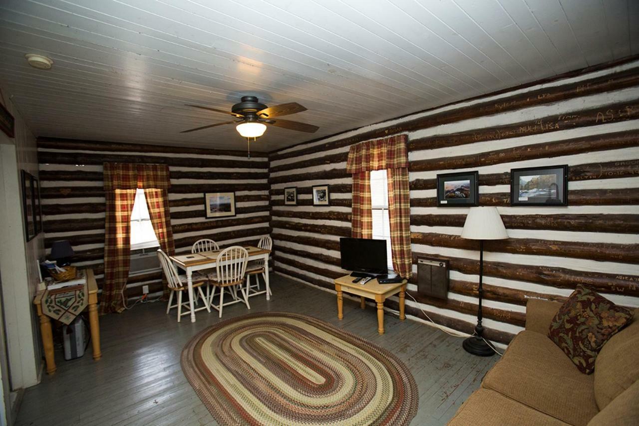 Pine Gables Cabins Villa เลกลัวร์ ภายนอก รูปภาพ